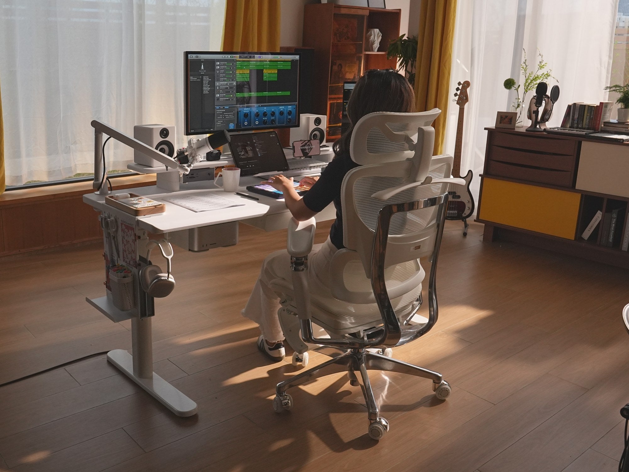COFO Desk Studio Matte White
